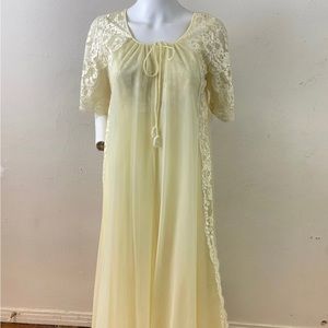 Vintage 50s Pale Yellow Peignoir Nightgown Honeymoon Lace Negligee Robe Chiffon
